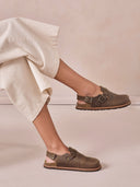 Clogs