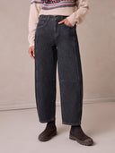Barrel-Leg-Jeans