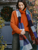Rollkragenpullover mit Nahtdetails