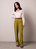 Bundfaltenhose aus Bio-Baumwollmischung mit zulaufendem Bein