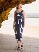 Midi-Kleid aus reinem Leinen mit Knopfdetails