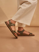 Zehenring-Ledersandalen